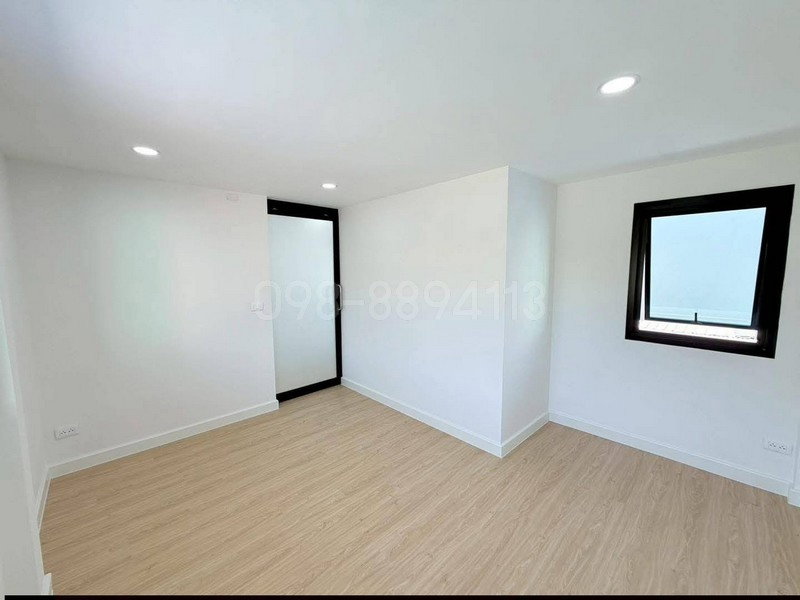 รูป ขายทาวน์เฮาส์ 1.5 ชั้น ซอยพงษ์เพชรพัฒนา บ้านพร้อมอยู่ ขนาด 25 ตรว 3นอน 2น้ำ ใกล้เดอะมอลล์ งามวงศ์วาน - รูปที่ 4/8