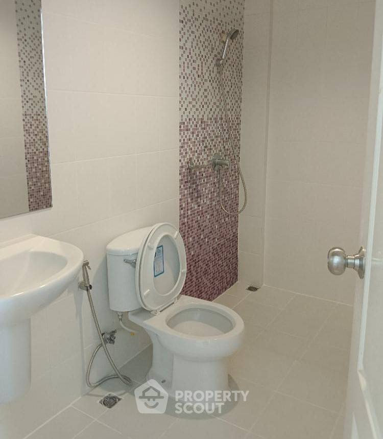 รูป ทาวน์เฮาท์ 3-ห้องนอน ใน รามอินทรา (ID 2000107) - รูปที่ 2/5