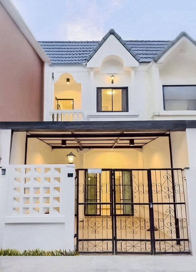 picture Townhome for Sale Central Pattaya Ready to Move In - 1/14