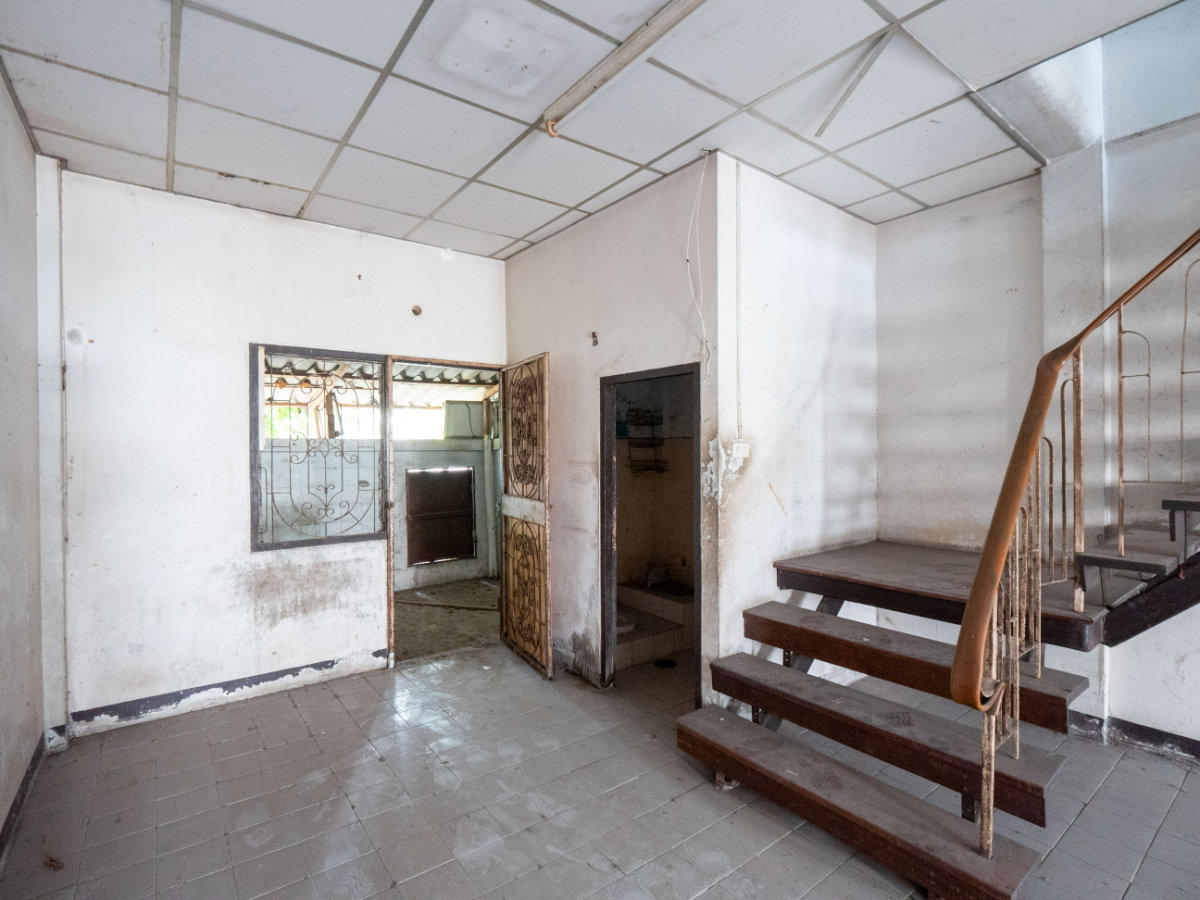 รูป #ขายบ้านทาวน์เฮาส์ ขนาด 20 ตรว. เพียง 1.5 ล้าน #ราคาดีที่สุดในโครงการ #หมู่บ้านมิตรอนันต์ ซอยรามอินทรา 34 แยก 21 เหมาะซื้อรีโนเวทใหม่ - รูปที่ 17/45