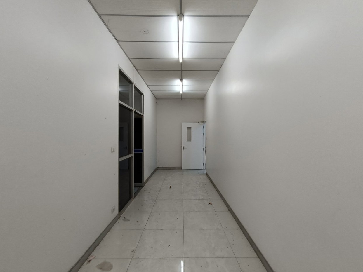 picture OFFICE 360 Sq.w. Sam Ngam Phichit for 17.5M - 2/12