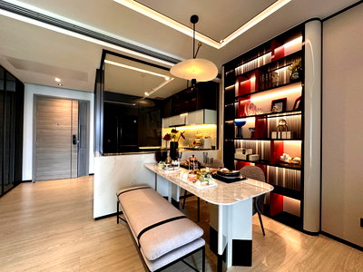 Condos for sale : The Room Sukhumvit 38 2 bedrooms 90 sq m. 