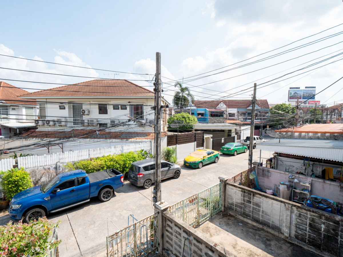 รูป #ขายบ้านทาวน์เฮาส์ ขนาด 20 ตรว. เพียง 1.5 ล้าน #ราคาดีที่สุดในโครงการ #หมู่บ้านมิตรอนันต์ ซอยรามอินทรา 34 แยก 21 เหมาะซื้อรีโนเวทใหม่ - รูปที่ 43/45