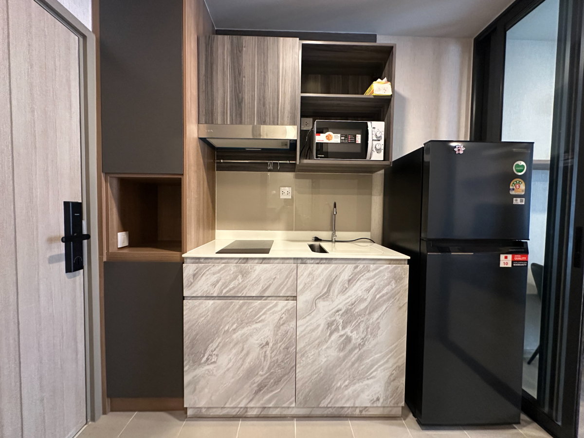 picture FOR RENT: New luxury project brandnew unit only 200m to BTS onnut - 9/16