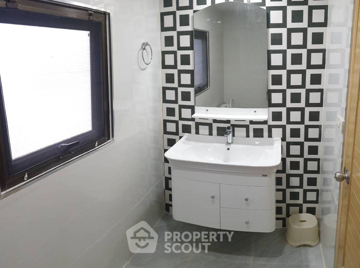 รูป คอนโด 3-ห้องนอน ที่ ศุภาลัย เพลส สุขุมวิท 39 ใกล้ BTS พร้อมพงษ์ (ID 2137534) - รูปที่ 9/30