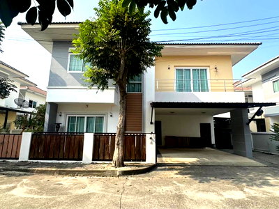 เช่าบ้านเดี่ยว เชียงใหม่ : บ้านพร้อมเฟอร์ให้เช่า พร้อมเข้าอยู่ ในโครงการ Lanna Heritage สารภี-เชียงใหม่ (R1107) T.0946511456