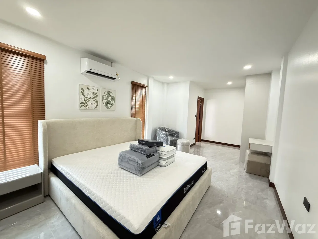 picture Luxury 2-Storey Villa with Private Swimming Pool – L&H 5962958 - 21/24