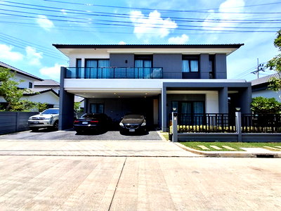 Houses for sale วิทยาลัยเทคนิคราชสิทธาราม : House for sale 124 Sq.wa. with furnitures Centro Taweewattana Nongkhanm