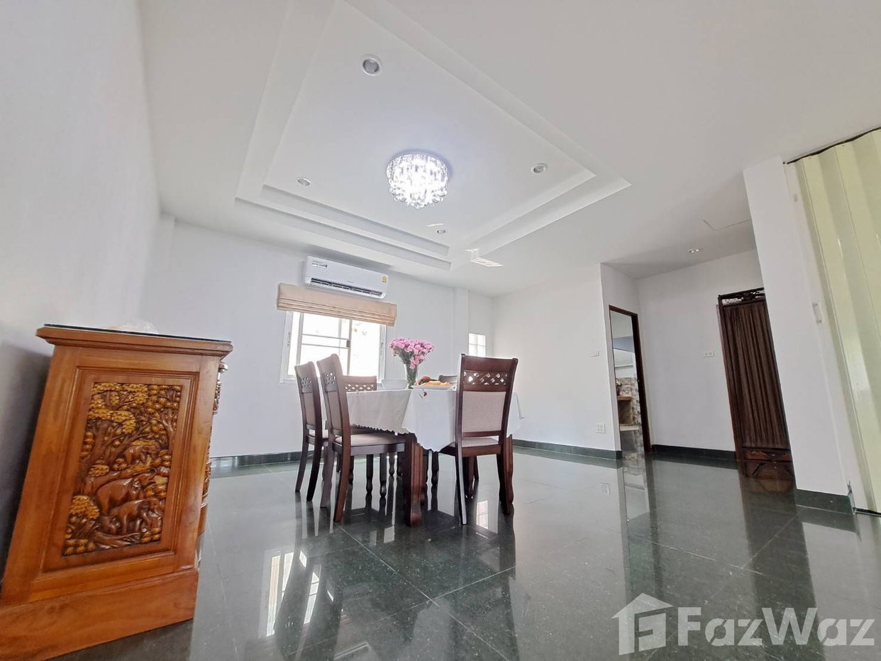 picture Baan Chalita 1762356 - 7/11