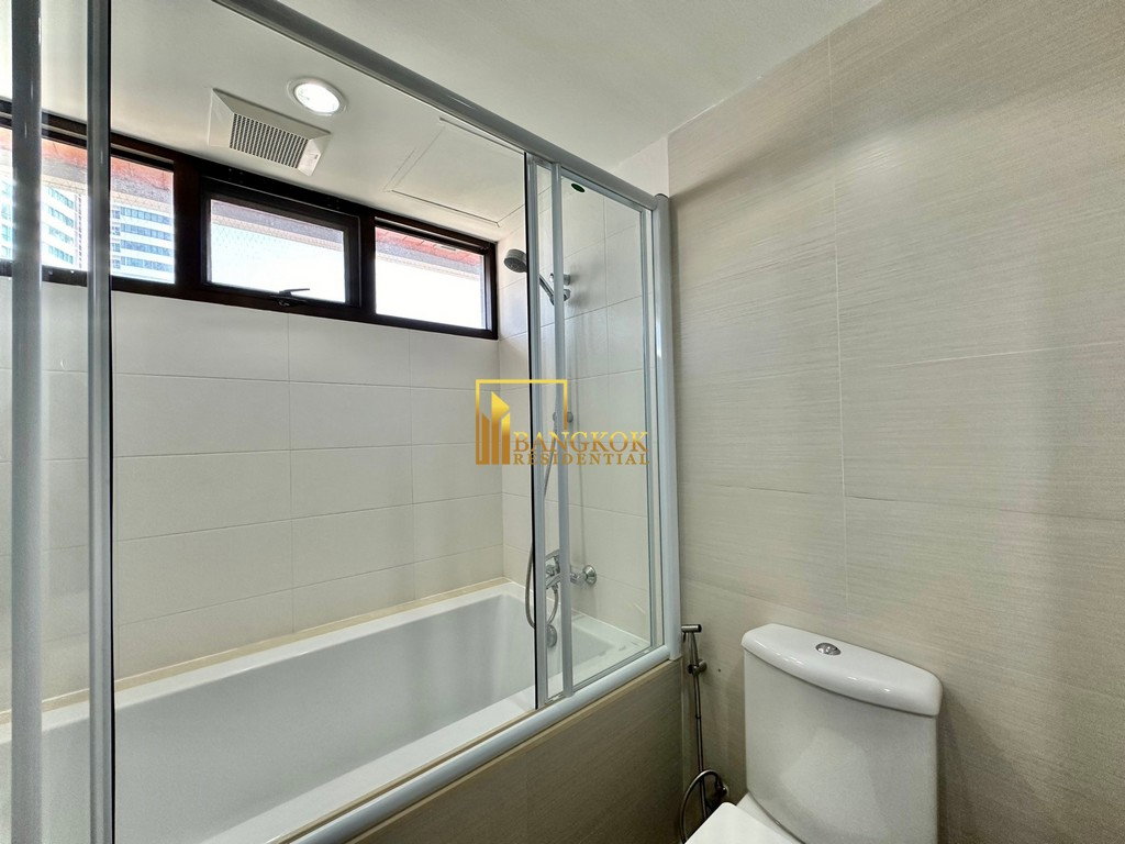 รูป Impressive 4 Bedroom Apartment in Asoke - BR0453AP - รูปที่ 34/49