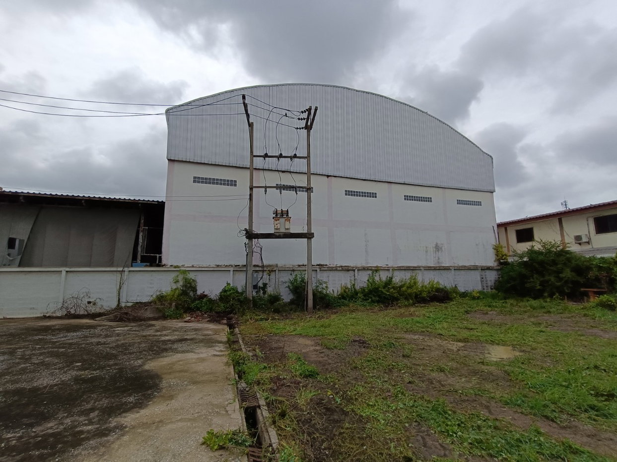 picture OFFICE 360 Sq.w. Sam Ngam Phichit for 17.5M - 11/12