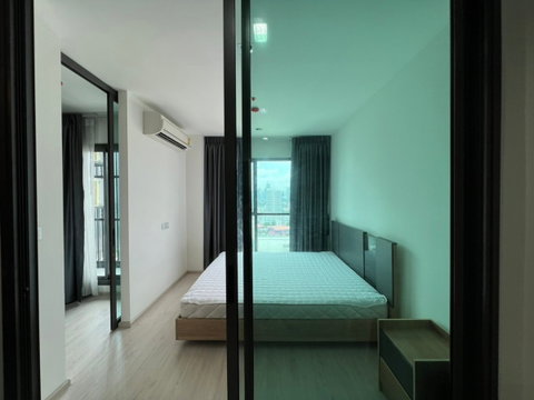 Room For Rent Condo Rhythm Rangnam ( 1 Bedroom  near Victory Monument) 