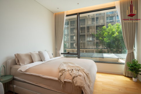 ✨ For Rent: Sindhorn Residences Condo ✨  💰 Only 45,000 THB/month