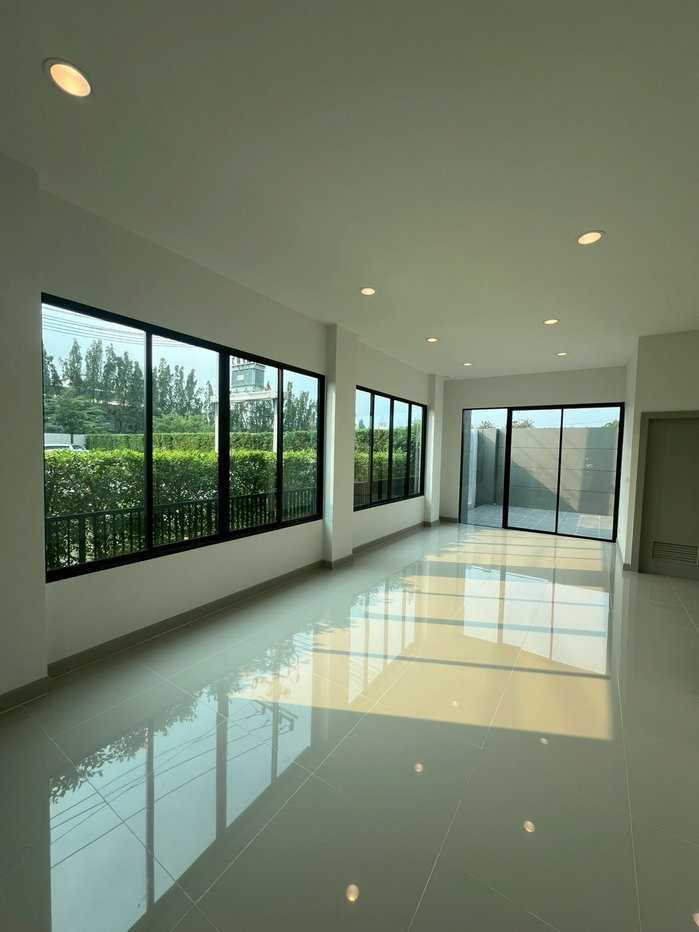 รูป ให้เช่าอาคารสำนักงาน Premium Place Mix นวมินทร์ - รูปที่ 2/5