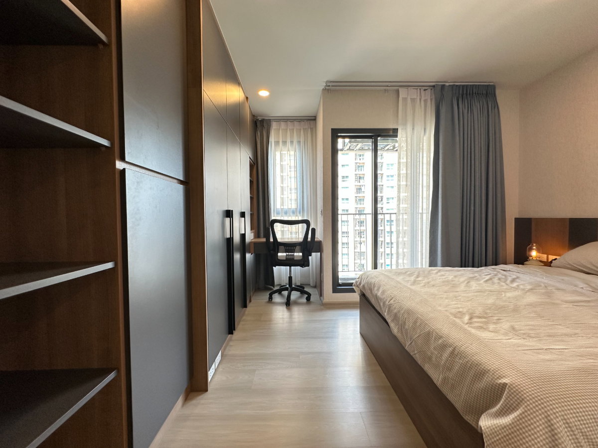 picture FOR RENT: New luxury project brandnew unit only 200m to BTS onnut - 3/16