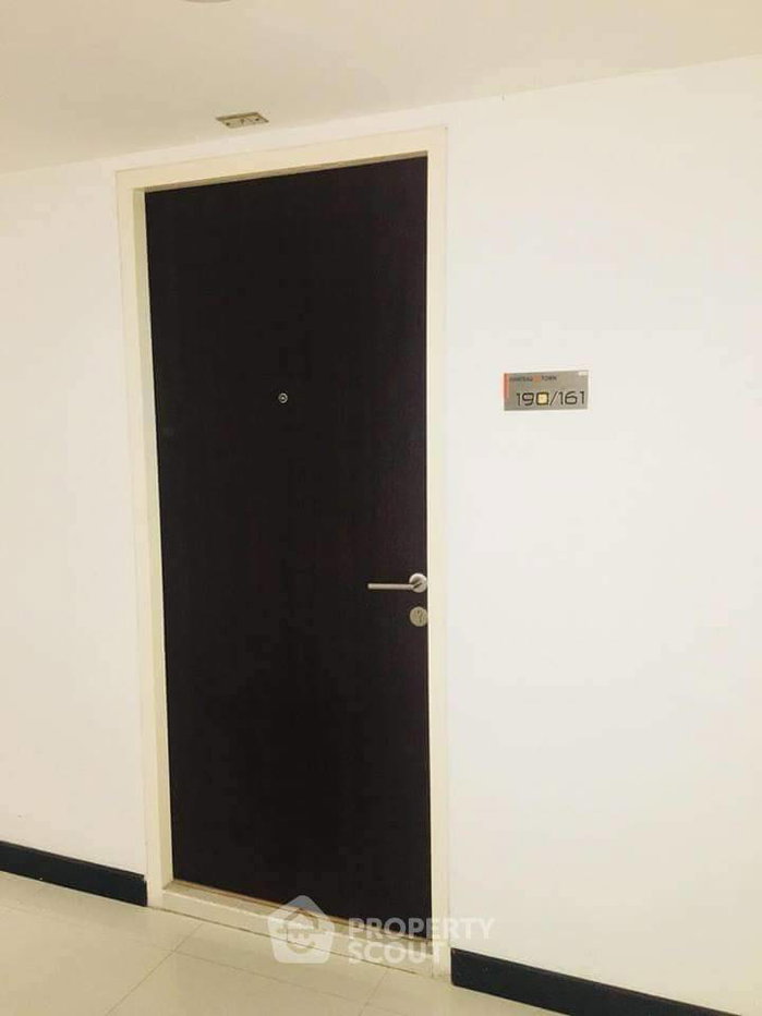 picture 1-Bedroom Condo At Chateau In Town Major Ratchayothin 2, 300m to BTS (ID 673564) - 6/13
