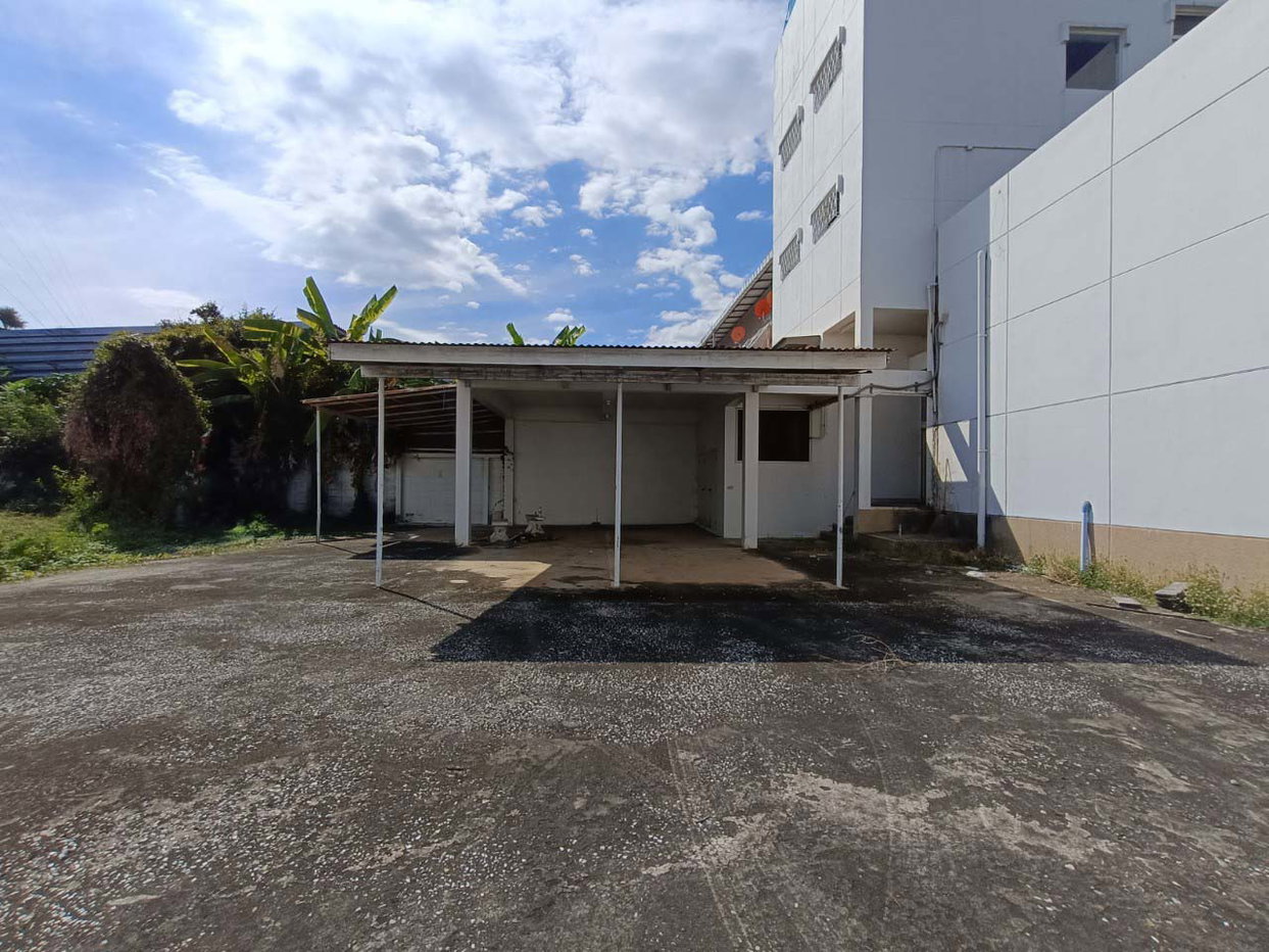picture OFFICE 360 Sq.w. Sam Ngam Phichit for 17.5M - 10/12