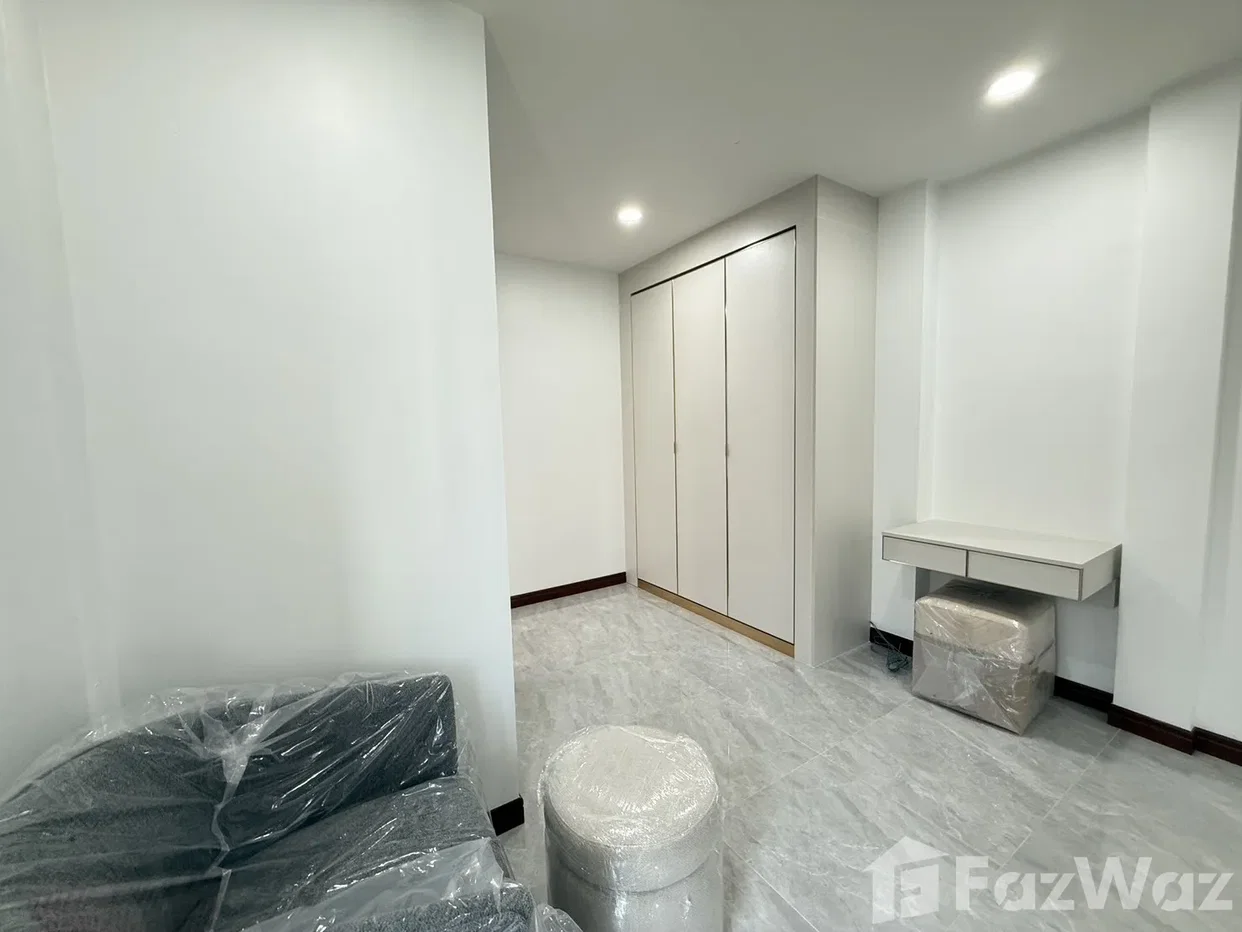 picture Luxury 2-Storey Villa with Private Swimming Pool – L&H 5962958 - 22/24
