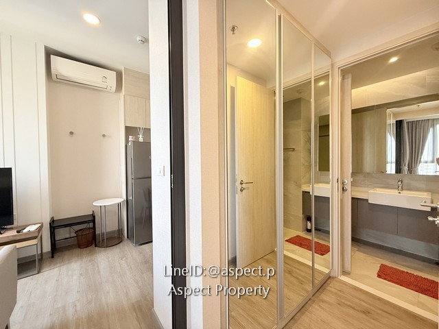 picture KEEN Centre Condo Sriracha for Ren - 9/13