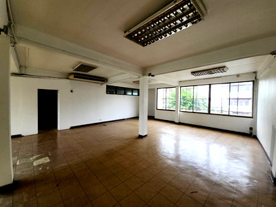 Office for sale Charan Sanit Wong Road : OFFICE 110 Sq.w. Bangkok Noi Bangkok for 34.1M