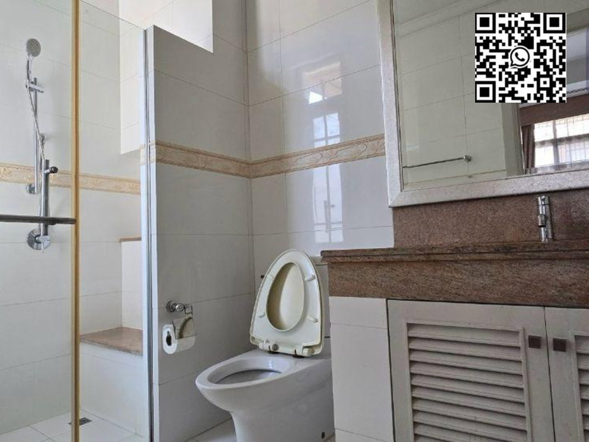 picture Luxury houses in exclusive private compound No Co-Agent - 30/32