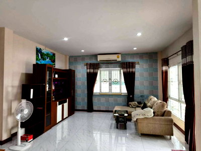 Townhouses for rent Bangkok : 🏡TH151 | For Rent: Extra-Wide Corner Townhome at The Town Phoem Sin 1 | Detached-House Vibe, New Furniture & Free Wi-Fi!