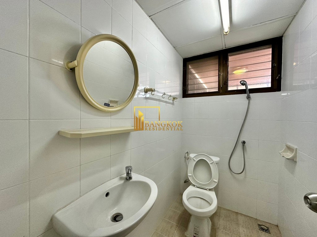รูป Impressive 4 Bedroom Apartment in Asoke - BR0453AP - รูปที่ 37/49