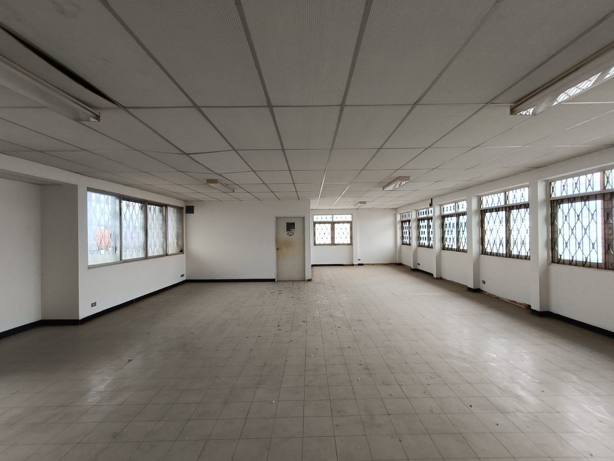 picture OFFICE 360 Sq.w. Sam Ngam Phichit for 17.5M - 7/12