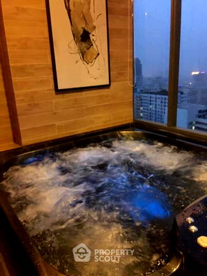 คอนโดให้เช่า : คอนโด 1 ห้องนอน ชั้นสูง 49 ที่ The Esse Asoke ใกล้ MRT สุขุมวิท (ID 449598)