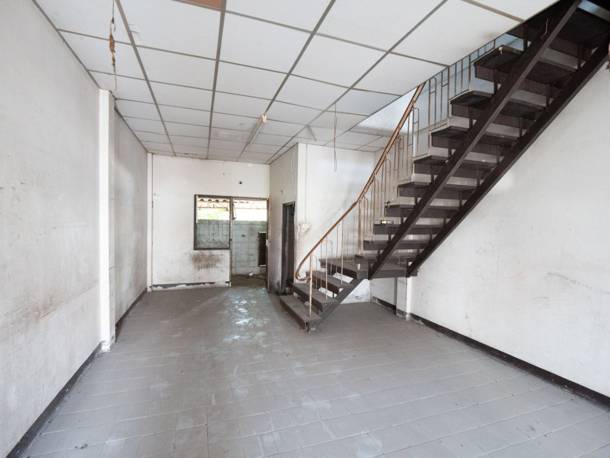 รูป #ขายบ้านทาวน์เฮาส์ ขนาด 20 ตรว. เพียง 1.5 ล้าน #ราคาดีที่สุดในโครงการ #หมู่บ้านมิตรอนันต์ ซอยรามอินทรา 34 แยก 21 เหมาะซื้อรีโนเวทใหม่ - รูปที่ 12/45