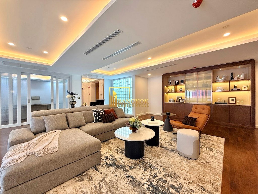 picture Modernized 3 Bedroom Luxury Apartment in Ekkamai Area - BR21421AP - 1/42