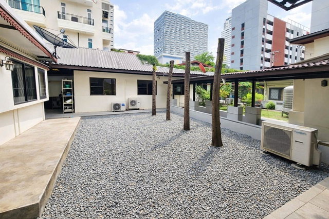 รูป คฤหาสน์ขนาดใหญ่มาก 12นอน 1ไร่ 200ตรว. 500 ตร.ม. ใกล้ BTSอารีย์ 750 ม. ราชครู Produciton house Office 500ตร.ม. 5น้ำ 84,998B-M. - รูปที่ 6/8