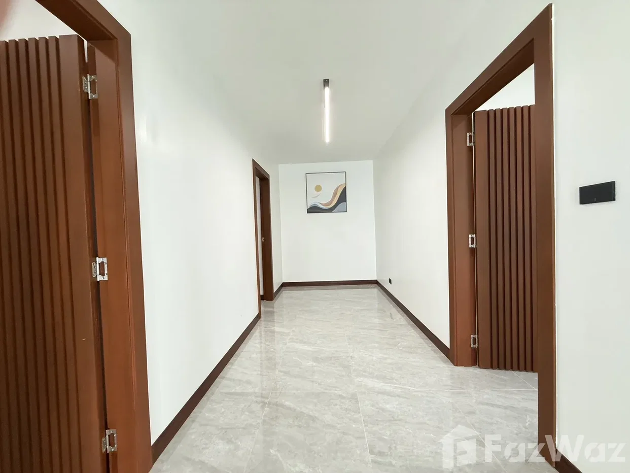 picture Luxury 2-Storey Villa with Private Swimming Pool – L&H 5962958 - 10/24