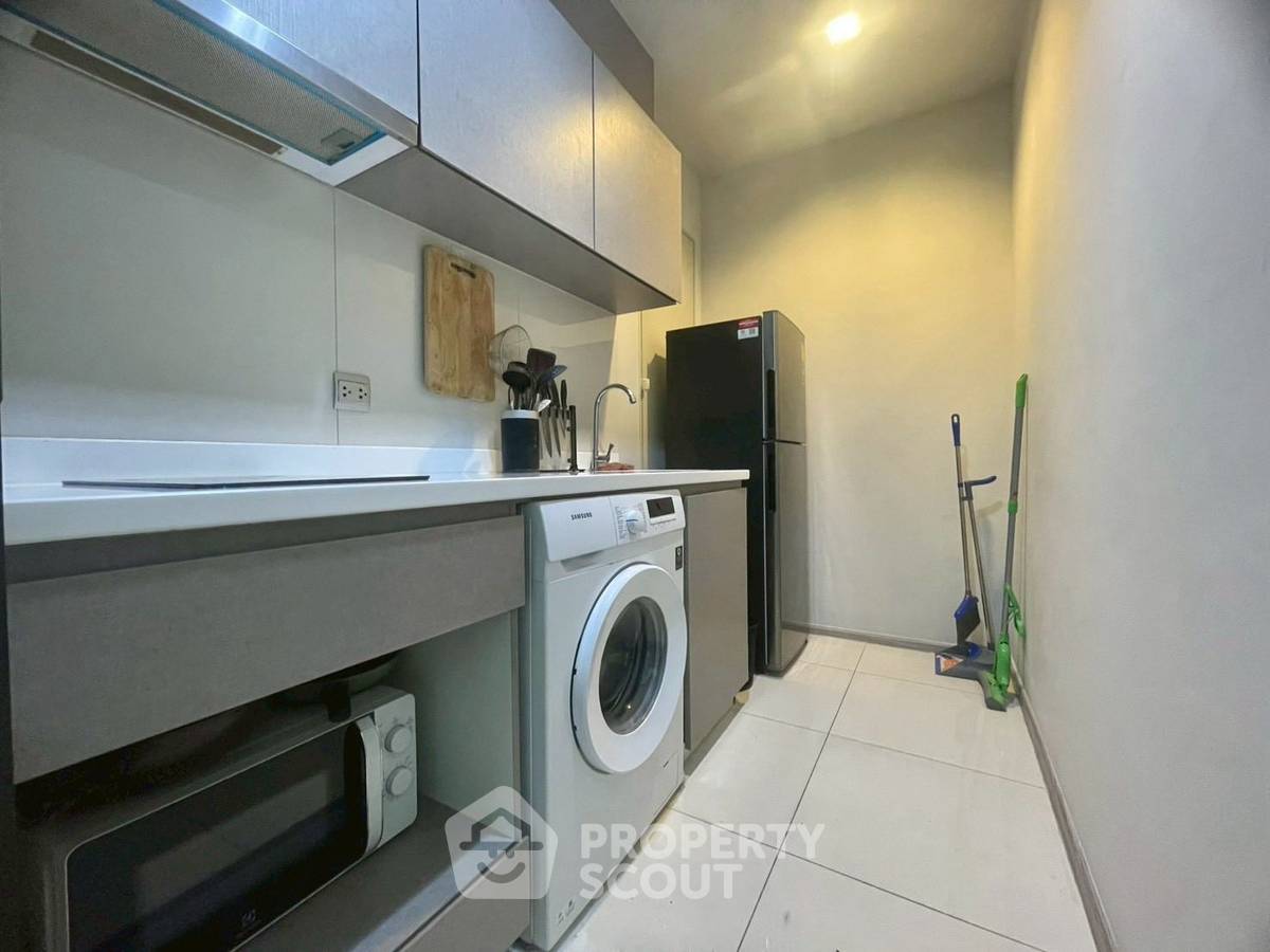 picture 2-BR Condo at Life Asoke - Rama 9 near MRT Phra Ram 9 (ID 2640204) - 9/10