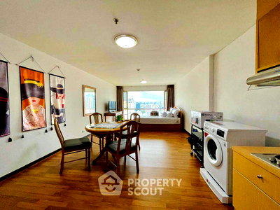 Condos for rent BTS Asok : 1-BR Condo at Sukhumvit Suite near BTS Nana (ID 492556)