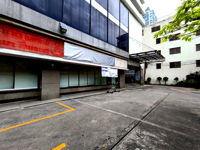 OFFICE Bang Rak Bangkok for 46.1M