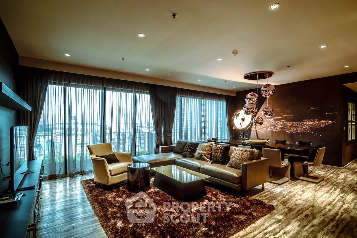 รูป คอนโด 3-ห้องนอน ที่ ดิ เอ็มโพริโอ เพลส ใกล้ BTS พร้อมพงษ์ (ID 636077) - รูปที่ 1/18