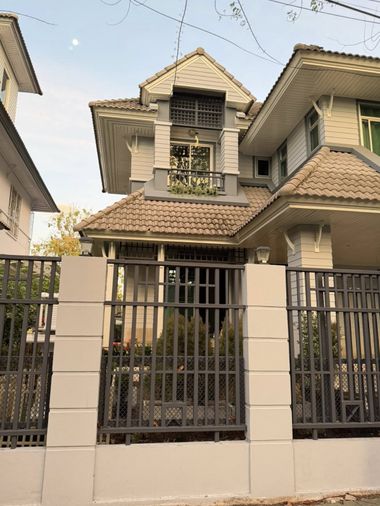 ให้เช่า บ้านเดี่ยว ปรับเป็น 4 ห้องนอนได้ พร้อมห้องแม่บ้าน ทำเลสุขุมวิท 101/1 