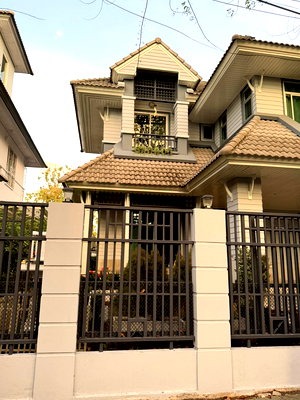 เช่าบ้านเดี่ยว เซ็นทรัล พลาซ่า บางนา : ให้เช่า บ้านเดี่ยว ปรับเป็น 4 ห้องนอนได้ พร้อมห้องแม่บ้าน ทำเลสุขุมวิท 101/1