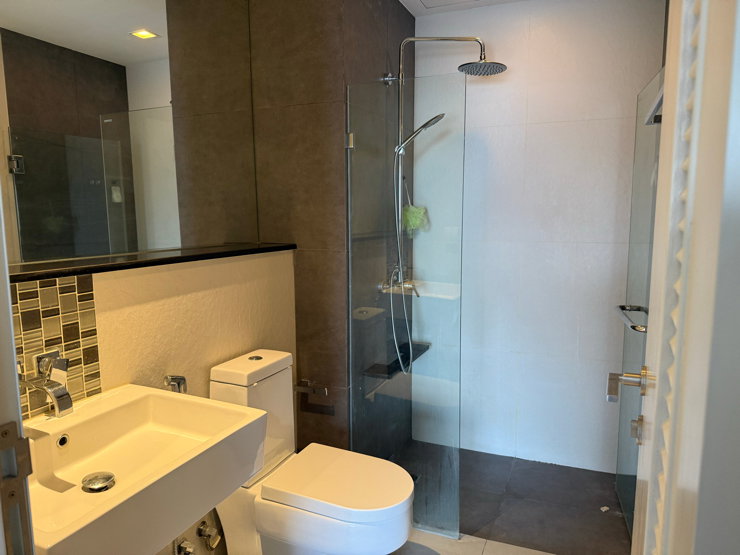 picture Cozy modern condominium READY TO MOVE IN!! - 6/11