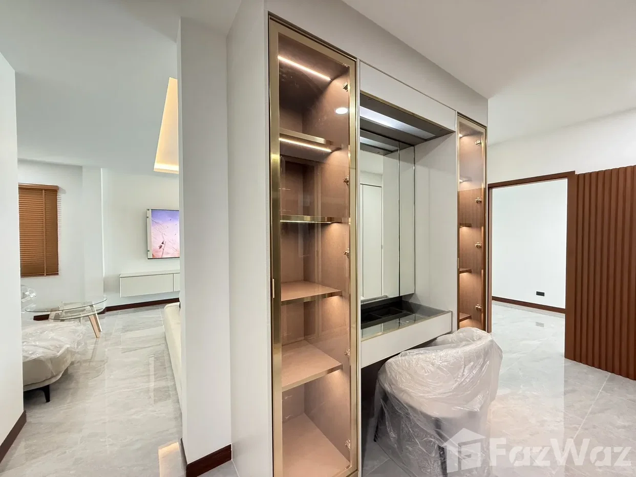รูป Luxury 2-Storey Villa with Private Swimming Pool – L&H 5962958 - รูปที่ 17/24