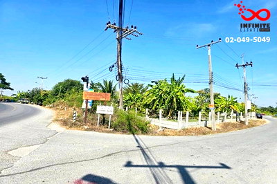 ที่ดิน การไฟฟ้านครหลวง เขตบางเขน : ขายที่ดิน หนองงูเหลือม นครปฐม 1 ไร่ 3 งาน ถนนบุญญานุศาสน์ พร้อมบ้านน็อกดาวน์ 