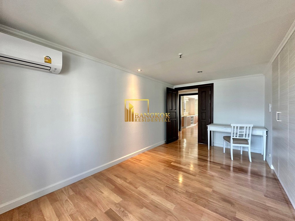 รูป Impressive 4 Bedroom Apartment in Asoke - BR0453AP - รูปที่ 27/49