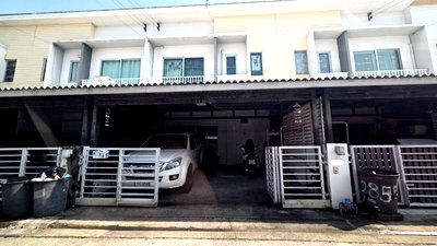 ทาวน์โฮม ม.รังสิต : ขายทาวน์โฮม 2 ชั้น 28 ตรว ดอนเมือง - สรงประภา 3 ห้องนอน 2 ห้องน้ำ 2 ที่จอดรถ เดินทางสะดวก ใกล้สนามบินดอนเมือง และทางด่วน เพียง 2.4 ล้านบาท (310AGJD) 
