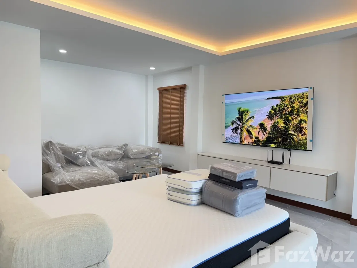 picture Luxury 2-Storey Villa with Private Swimming Pool – L&H 5962958 - 13/24
