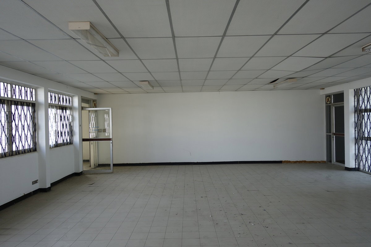 picture OFFICE 360 Sq.w. Sam Ngam Phichit for 17.5M - 9/12