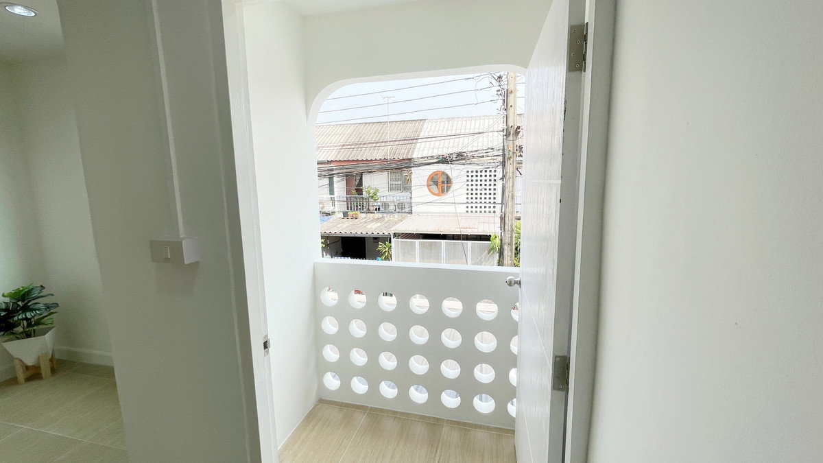 รูป S1200 🏡 ขายทาวน์เฮ้าส์ 2 ชั้น ใกล้ Fashion Island เพียง 2.19 ล้านบาท 💰 - รูปที่ 9/10