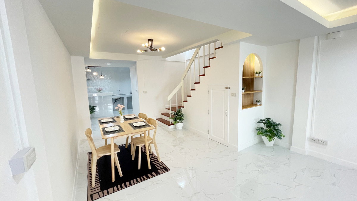 รูป S1200 🏡 ขายทาวน์เฮ้าส์ 2 ชั้น ใกล้ Fashion Island เพียง 2.19 ล้านบาท 💰 - รูปที่ 4/10