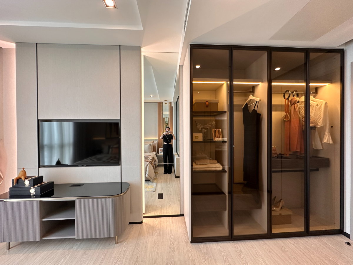 picture The Room Sukhumvit 38, 2 bedrooms, 2 bathrooms, with space for every function. - 12/15