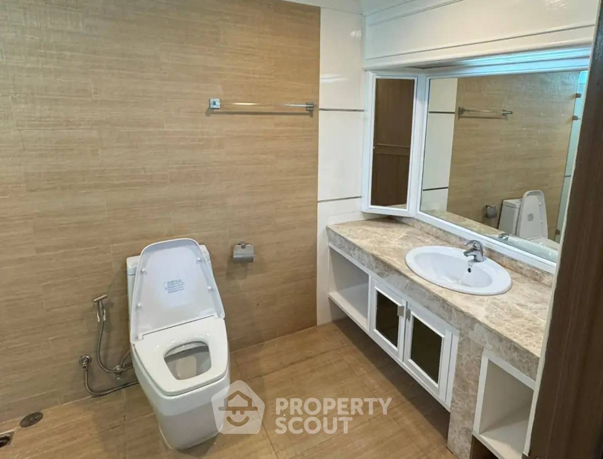 รูป คอนโด 3-ห้องนอน ที่ วัฒนา ไฮทส์ คอนโดมิเนียม ใกล้ MRT สุขุมวิท (ID 2866749) - รูปที่ 17/20